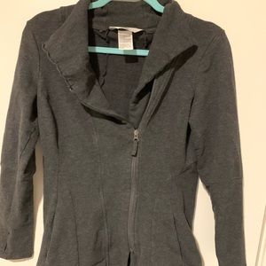 NORTHFACE GRAY ZIP-UP JACKET 🧥